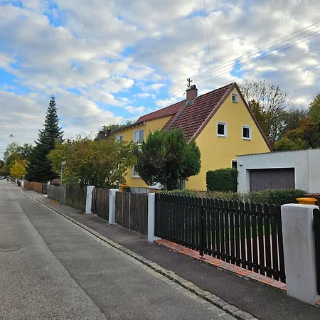 Haus Am Kuhsee Homestay Augsburg